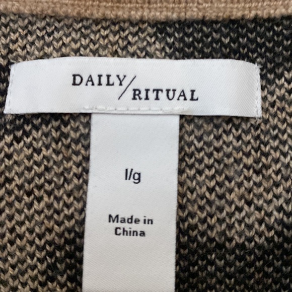 Cheetah print sweater - Picture 2 of 3